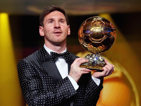 Messi lần thứ 4 liên tiếp giành danh hiệu Quả bóng Vàng FIFA.